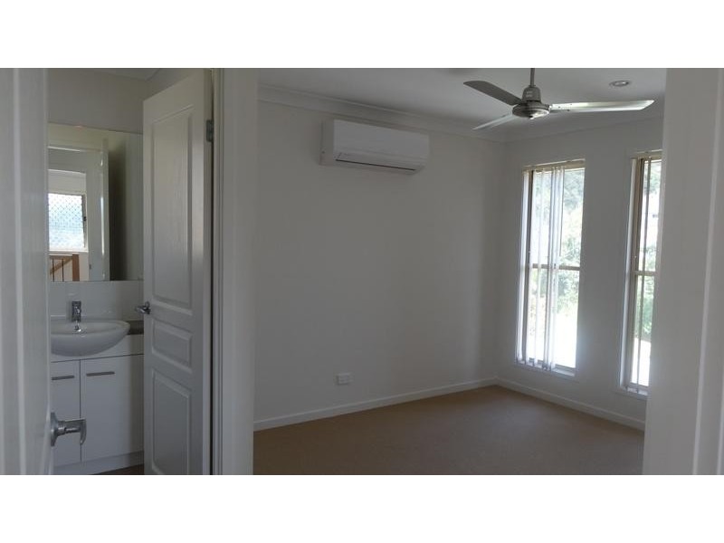 8 Blackstump Ct, Gilston QLD 4211