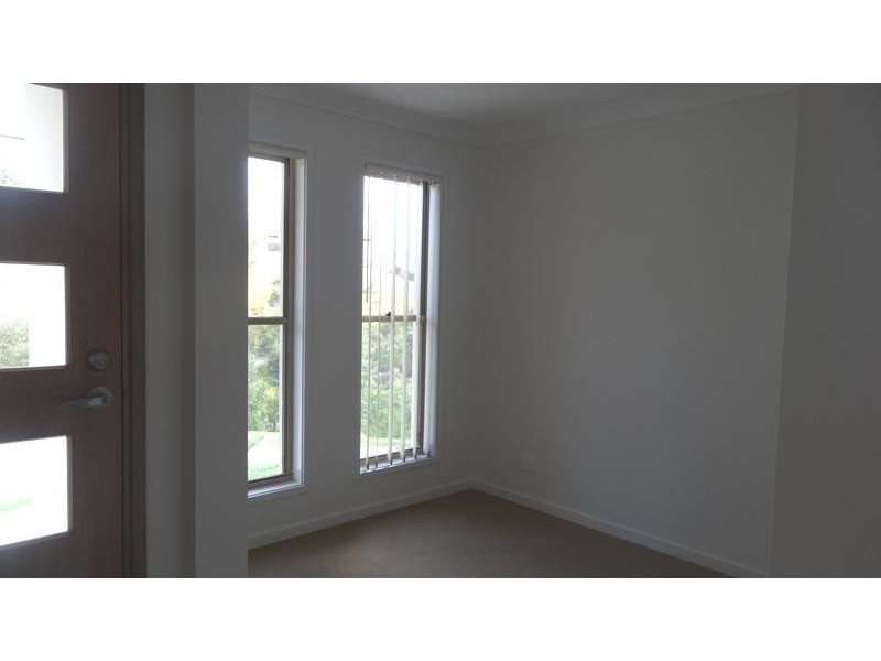 8 Blackstump Ct, Gilston QLD 4211