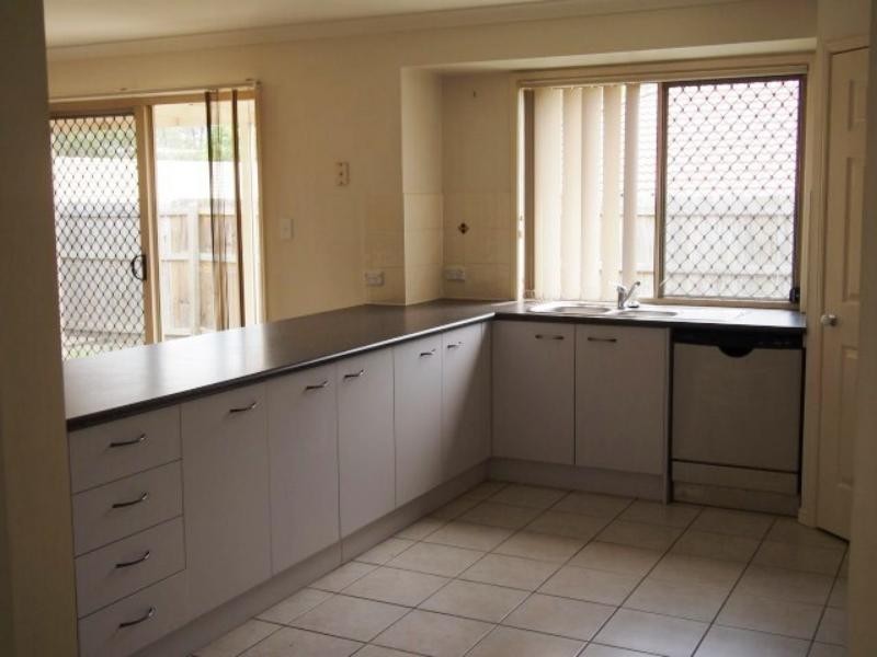 61 Watarrka Dr, Parkinson QLD 4115