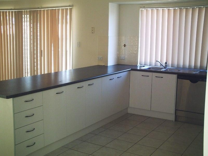 61 Watarrka Dr, Parkinson QLD 4115