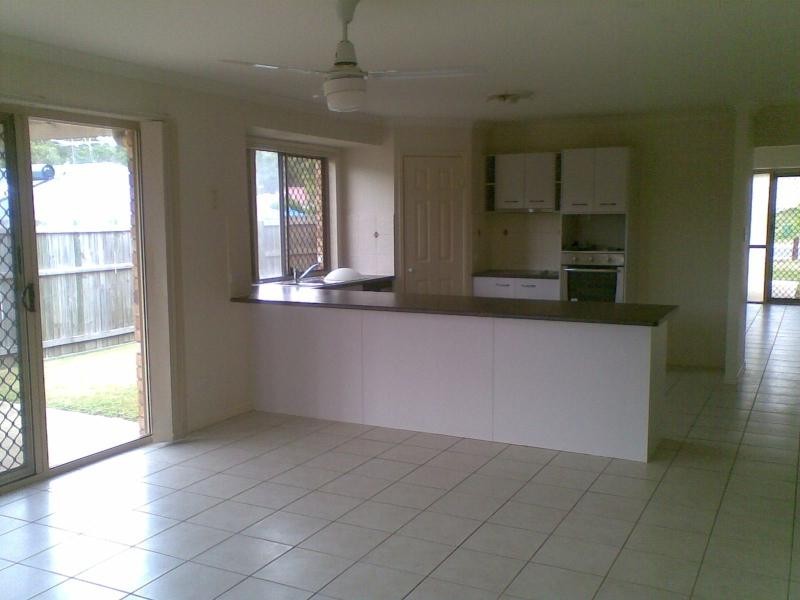 61 Watarrka Dr, Parkinson QLD 4115