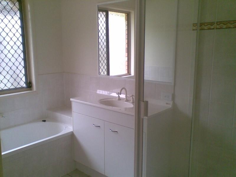 61 Watarrka Dr, Parkinson QLD 4115