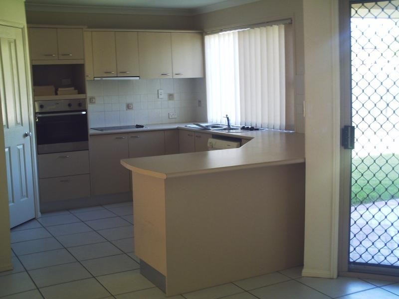 18 Mitchell Pl, Parkinson QLD 4115