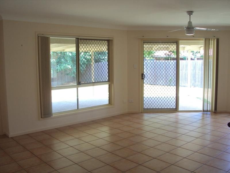 9 Jay Cres, Redland Bay QLD 4165