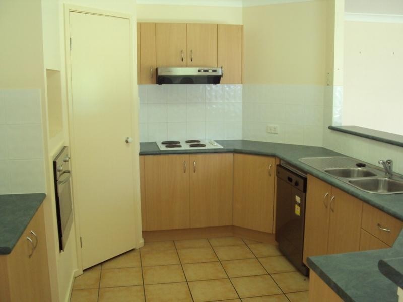 9 Jay Cres, Redland Bay QLD 4165