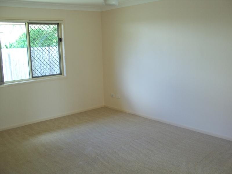 9 Jay Cres, Redland Bay QLD 4165