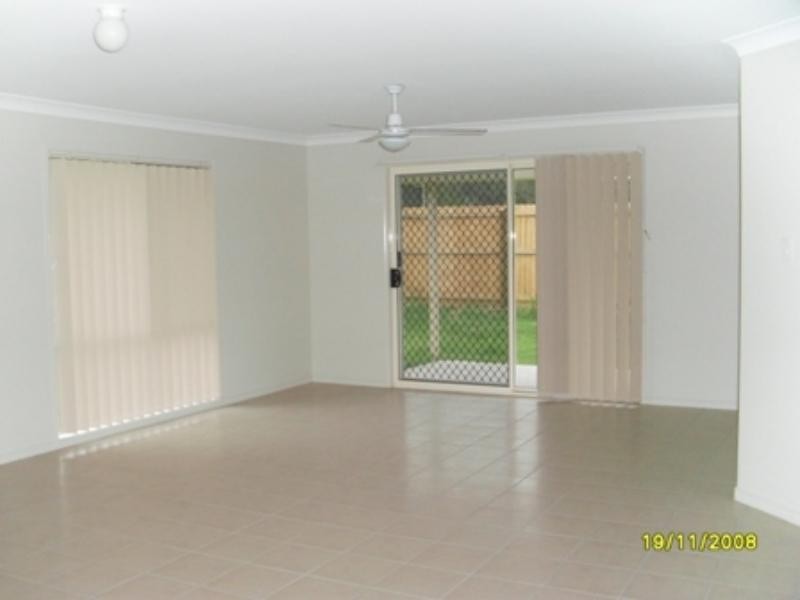 25 Lucy St, Marsden QLD 4132