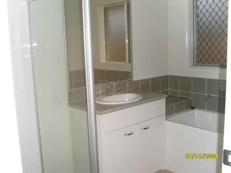 25 Lucy St, Marsden QLD 4132