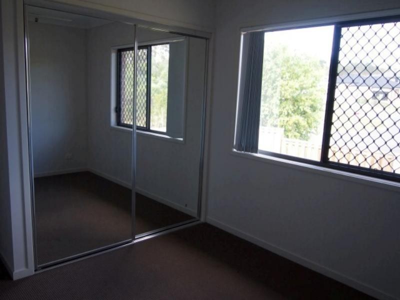 4 Rise  Cct, Pacific Pines QLD 4211