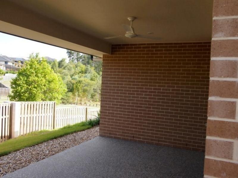 4 Rise  Cct, Pacific Pines QLD 4211