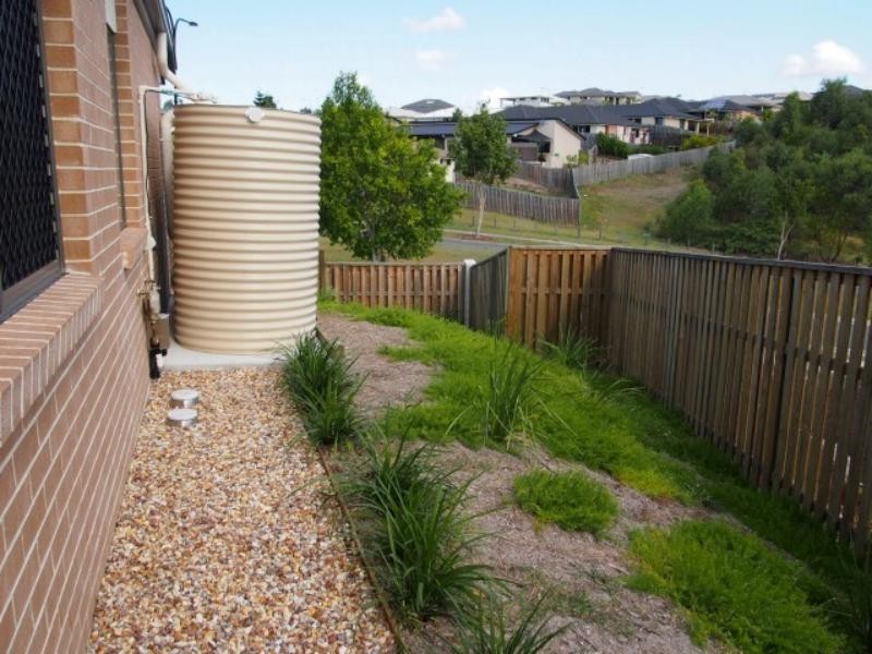 4 Rise  Cct, Pacific Pines QLD 4211