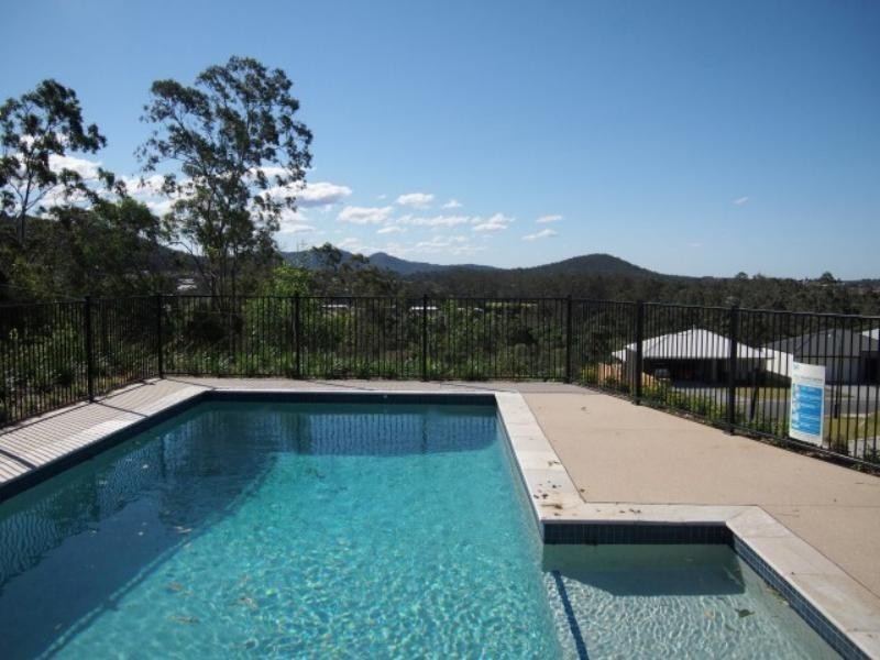 4 Rise  Cct, Pacific Pines QLD 4211