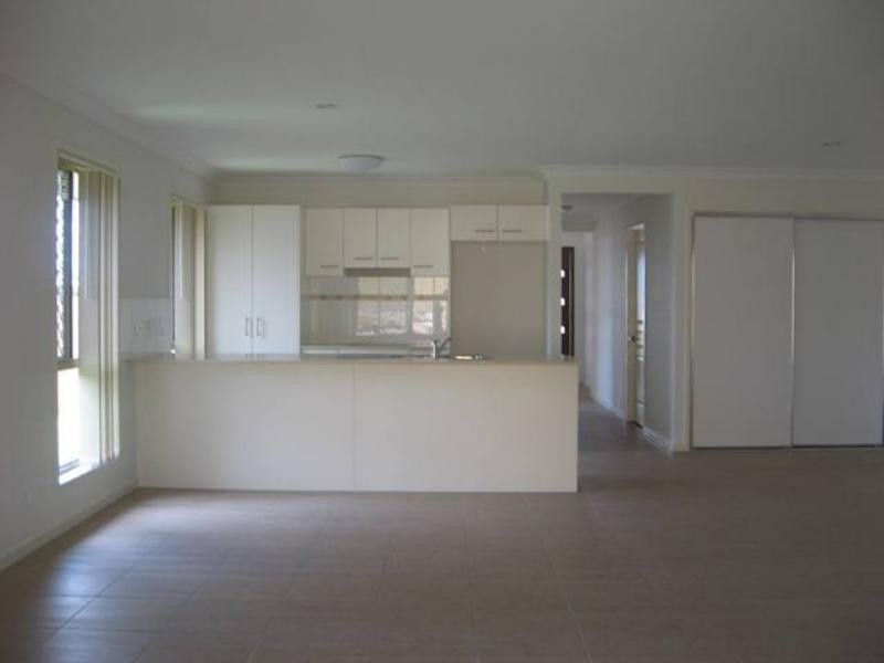 60 McLachlan Cct, Pimpama QLD 4209