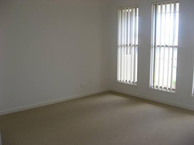 60 McLachlan Cct, Pimpama QLD 4209
