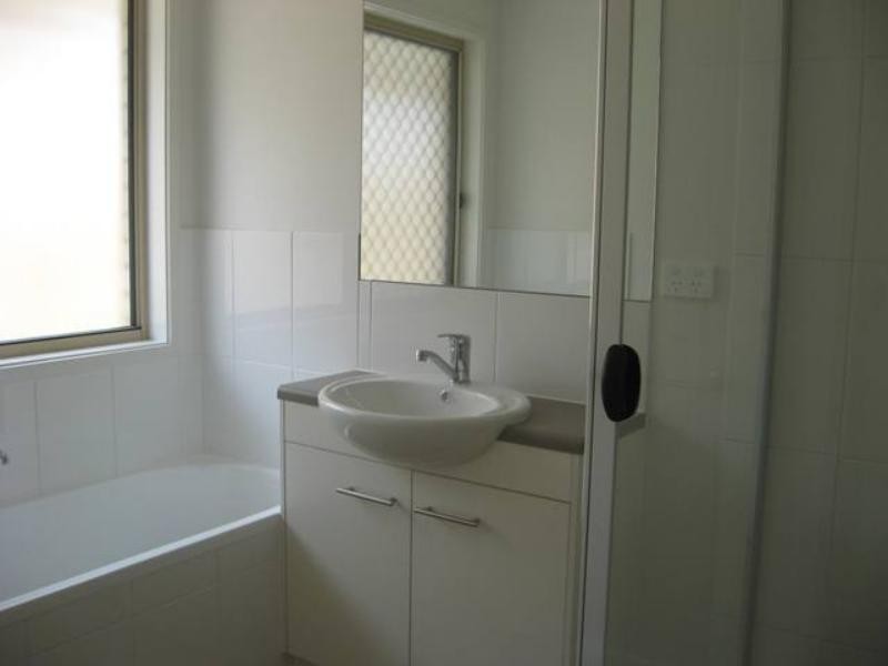60 McLachlan Cct, Pimpama QLD 4209