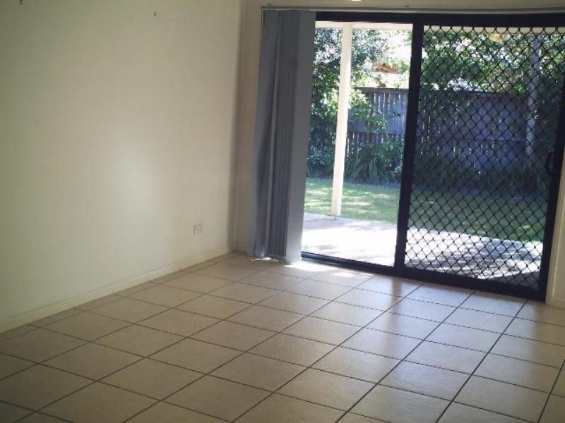 4 Dennis  Cl, Calamvale QLD 4116