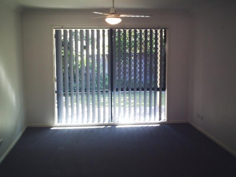 4 Dennis  Cl, Calamvale QLD 4116