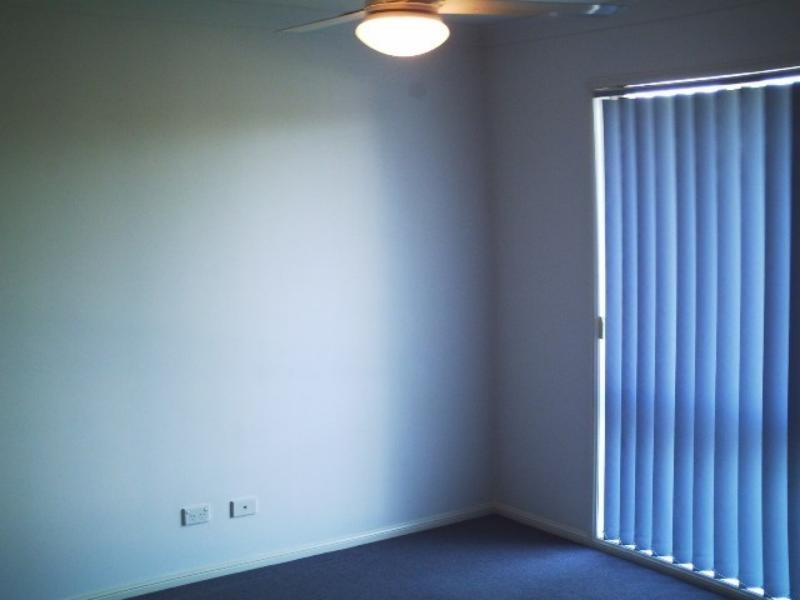 4 Dennis  Cl, Calamvale QLD 4116