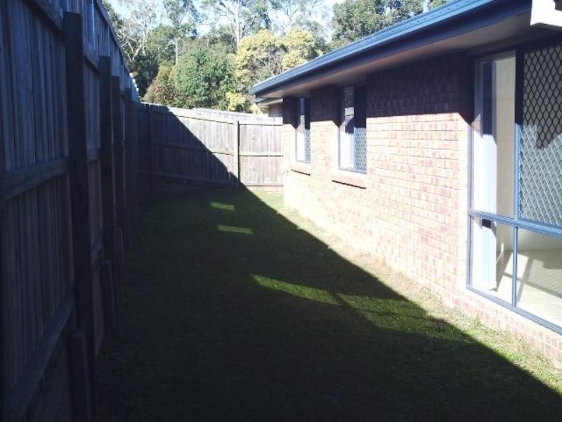 4 Dennis  Cl, Calamvale QLD 4116