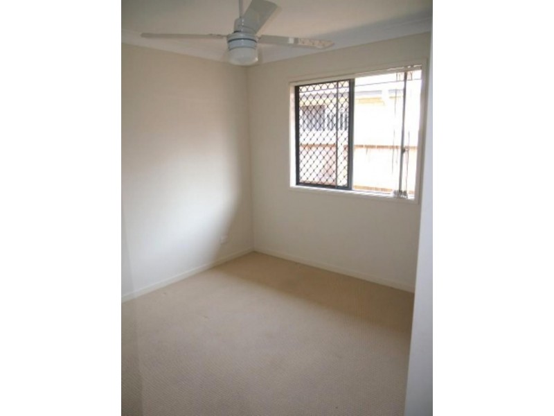 14 Shaun St, Redbank Plains QLD 4301