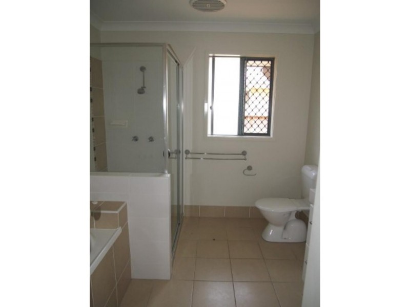 14 Shaun St, Redbank Plains QLD 4301