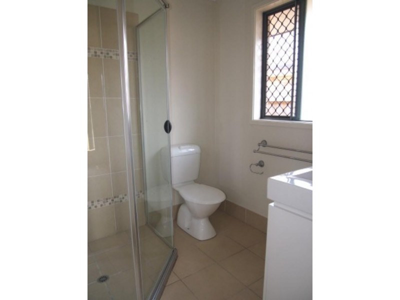 14 Shaun St, Redbank Plains QLD 4301