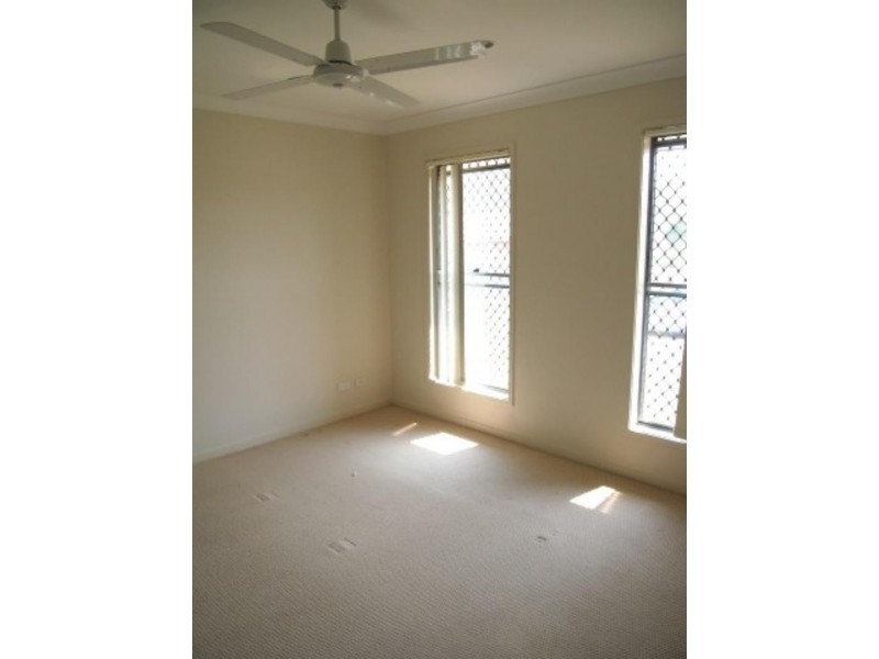 14 Shaun St, Redbank Plains QLD 4301