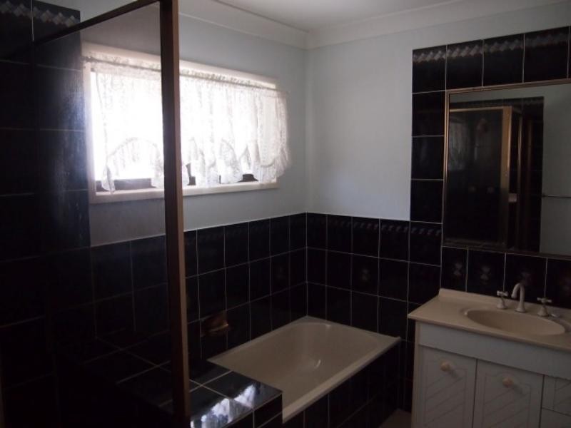 12  Frangipani Ct, Kallangur QLD 4503