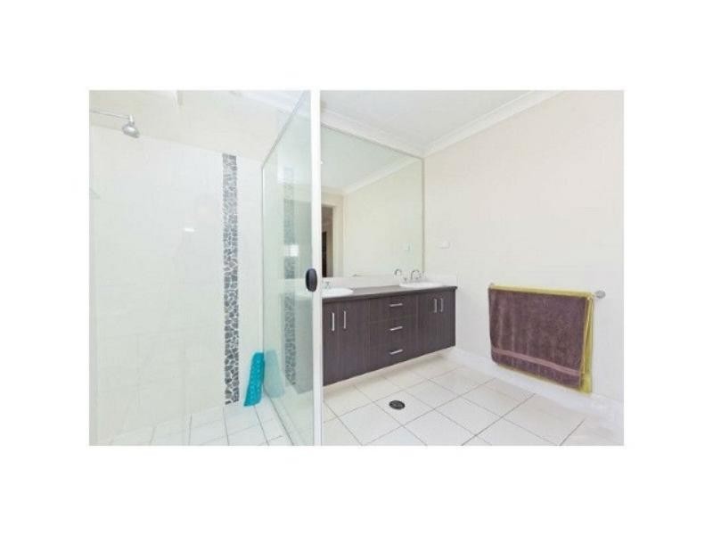 9 Aquila St, Redland Bay QLD 4165