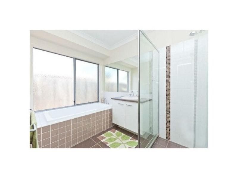 9 Aquila St, Redland Bay QLD 4165