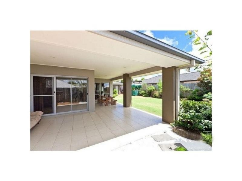 9 Aquila St, Redland Bay QLD 4165