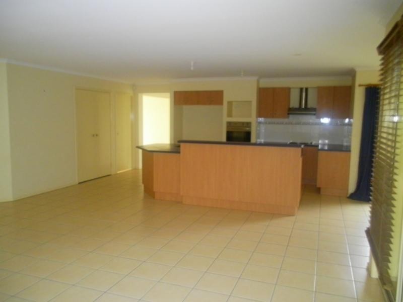 7 Inverary Pl, Parkinson QLD 4115