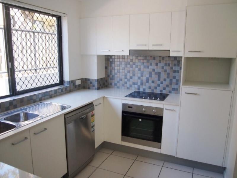 1/15 Lloyd St, Southport QLD 4215