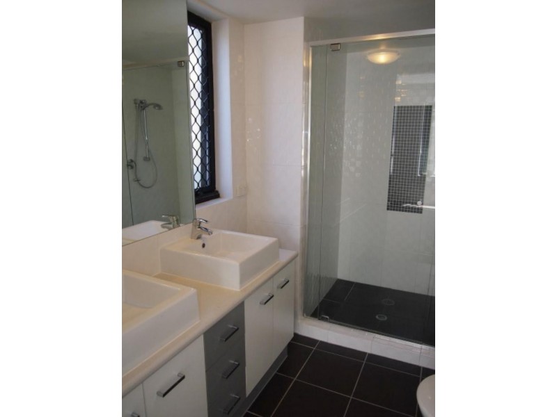 1/15 Lloyd St, Southport QLD 4215
