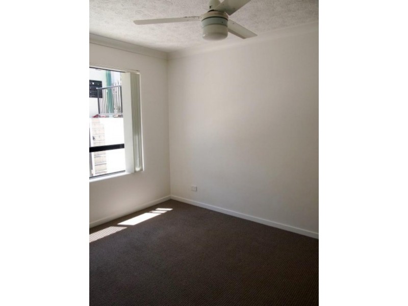 1/15 Lloyd St, Southport QLD 4215