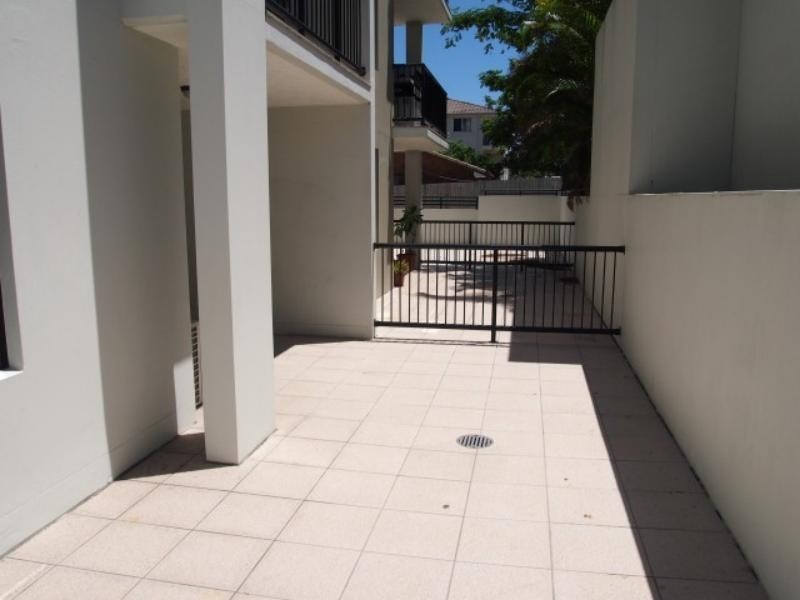 1/15 Lloyd St, Southport QLD 4215