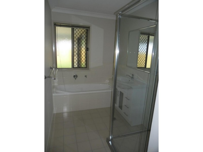 4 Bellflower Cres, Mount Cotton QLD 4165