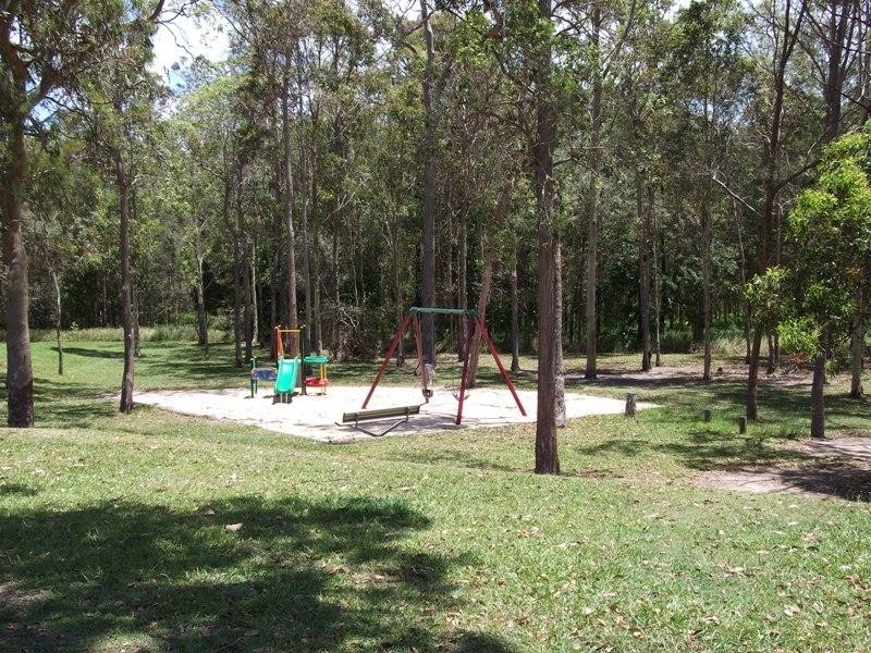 4 Bellflower Cres, Mount Cotton QLD 4165