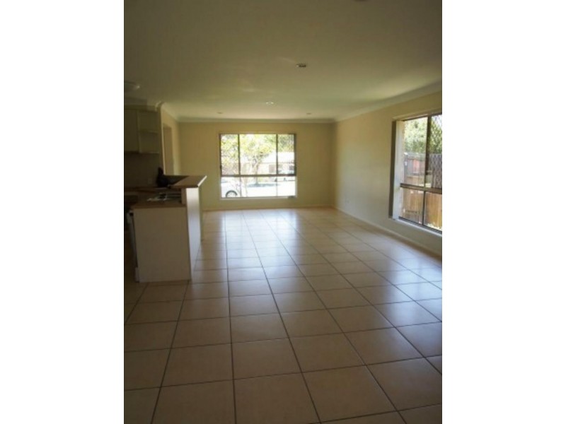 15a Carramar  St, Loganlea QLD 4131
