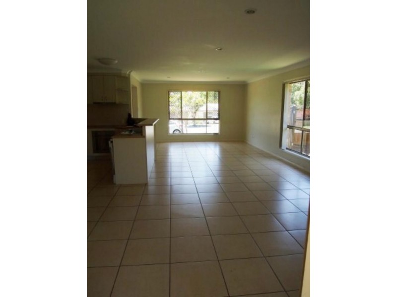 15a Carramar  St, Loganlea QLD 4131