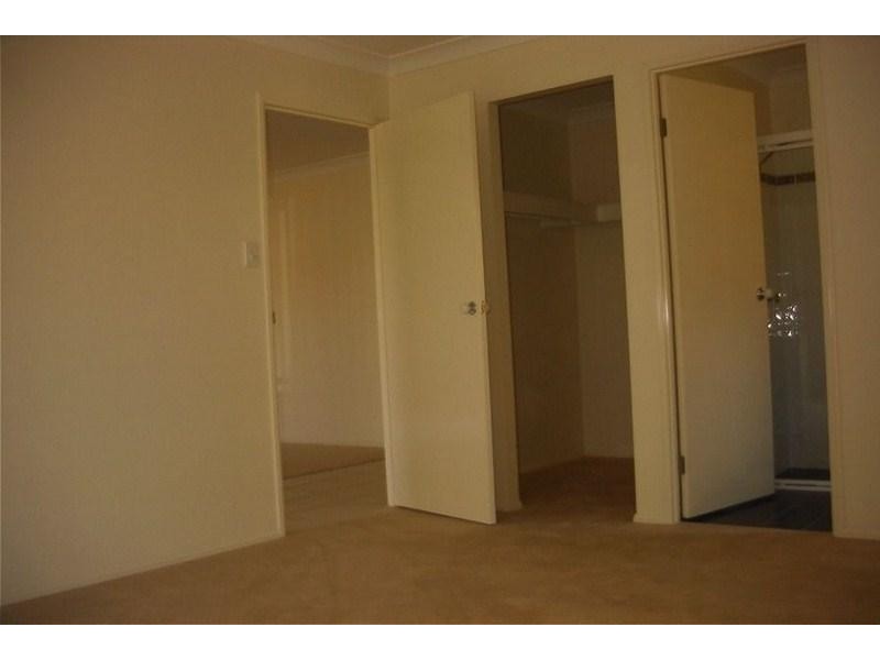 42 Brookside Pl, Lota QLD 4179