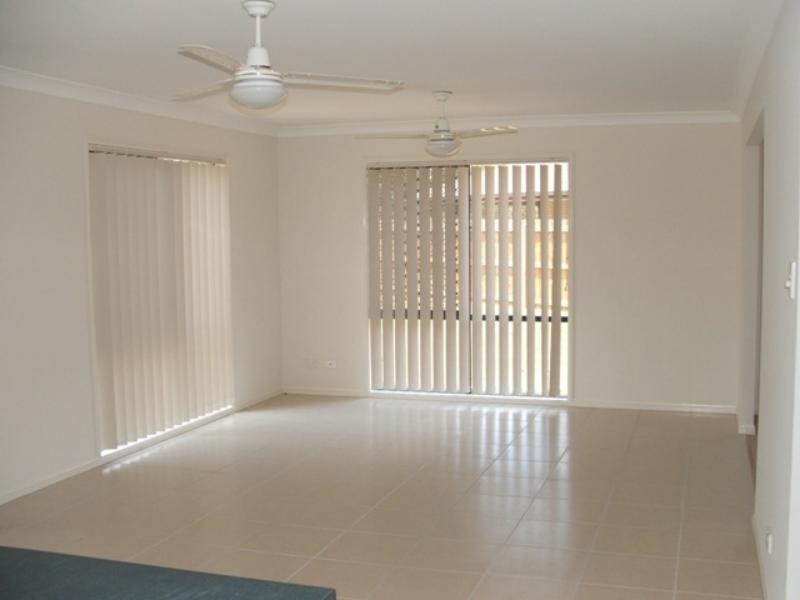 44  Salubris  Pl, Moggill QLD 4070