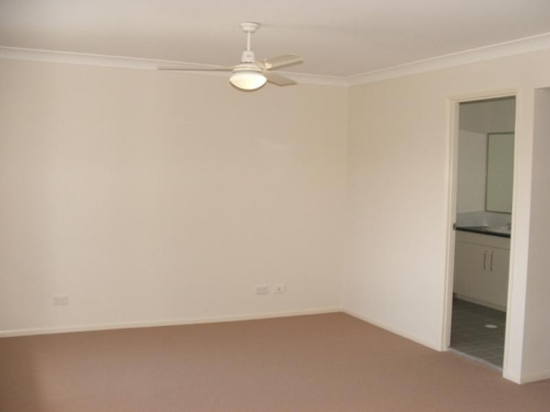 44  Salubris  Pl, Moggill QLD 4070