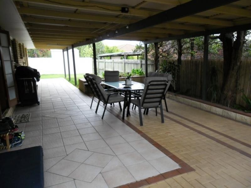 2 Stormbridge Ct, Daisy Hill QLD 4127