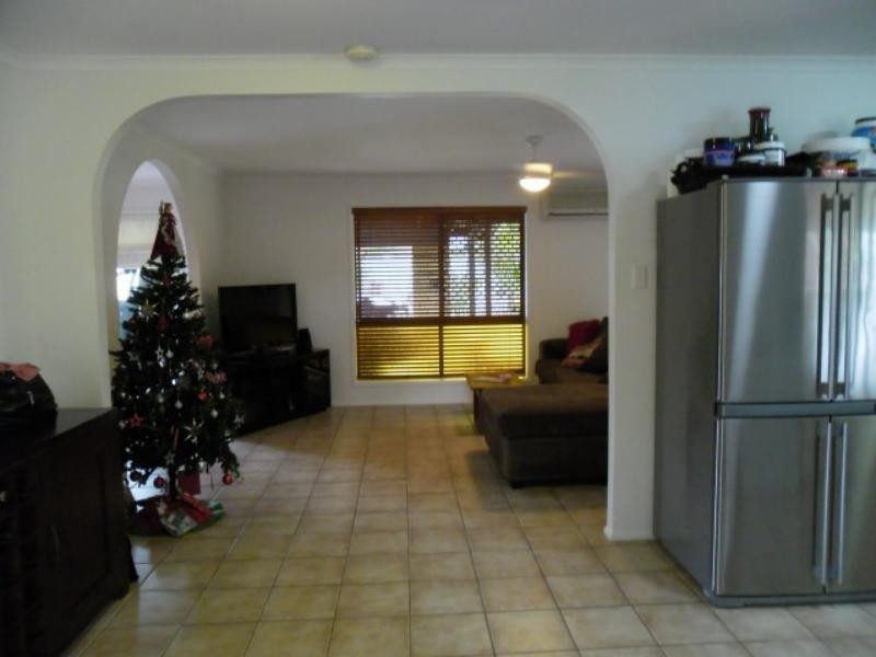 2 Stormbridge Ct, Daisy Hill QLD 4127