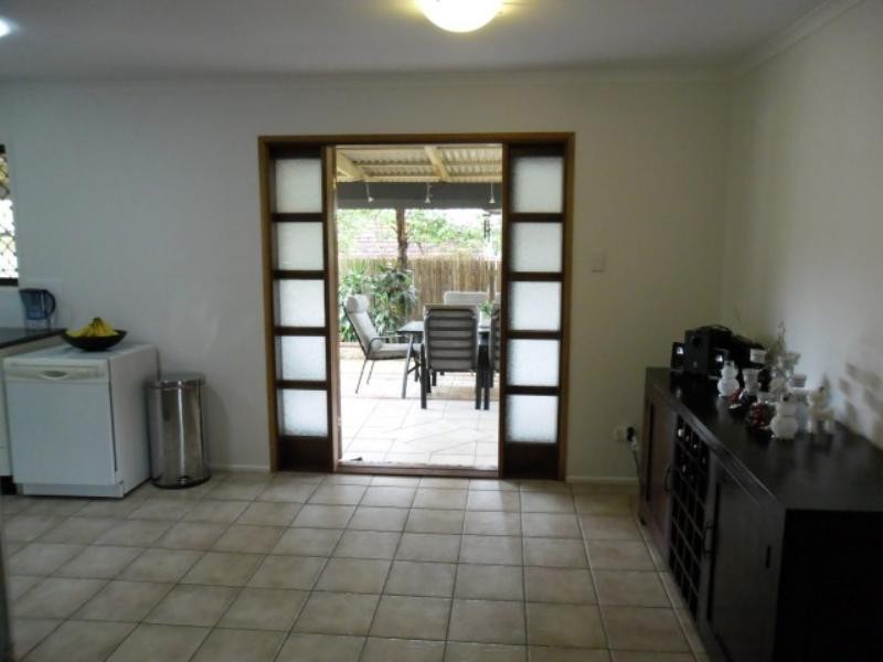 2 Stormbridge Ct, Daisy Hill QLD 4127