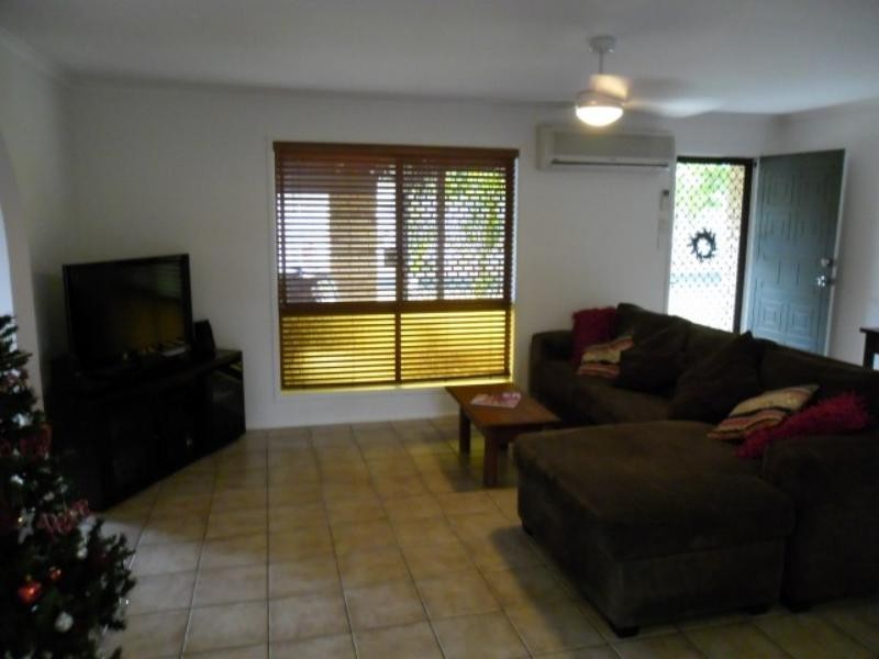 2 Stormbridge Ct, Daisy Hill QLD 4127