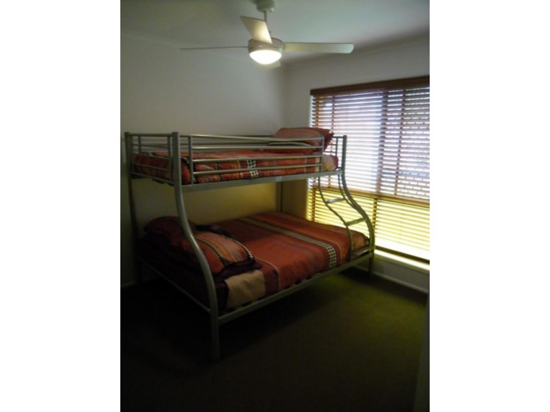 2 Stormbridge Ct, Daisy Hill QLD 4127