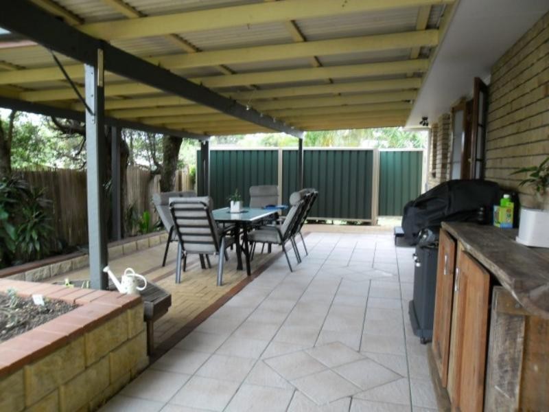 2 Stormbridge Ct, Daisy Hill QLD 4127