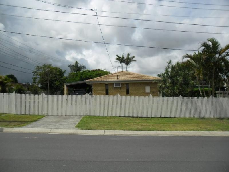 2 Stormbridge Ct, Daisy Hill QLD 4127